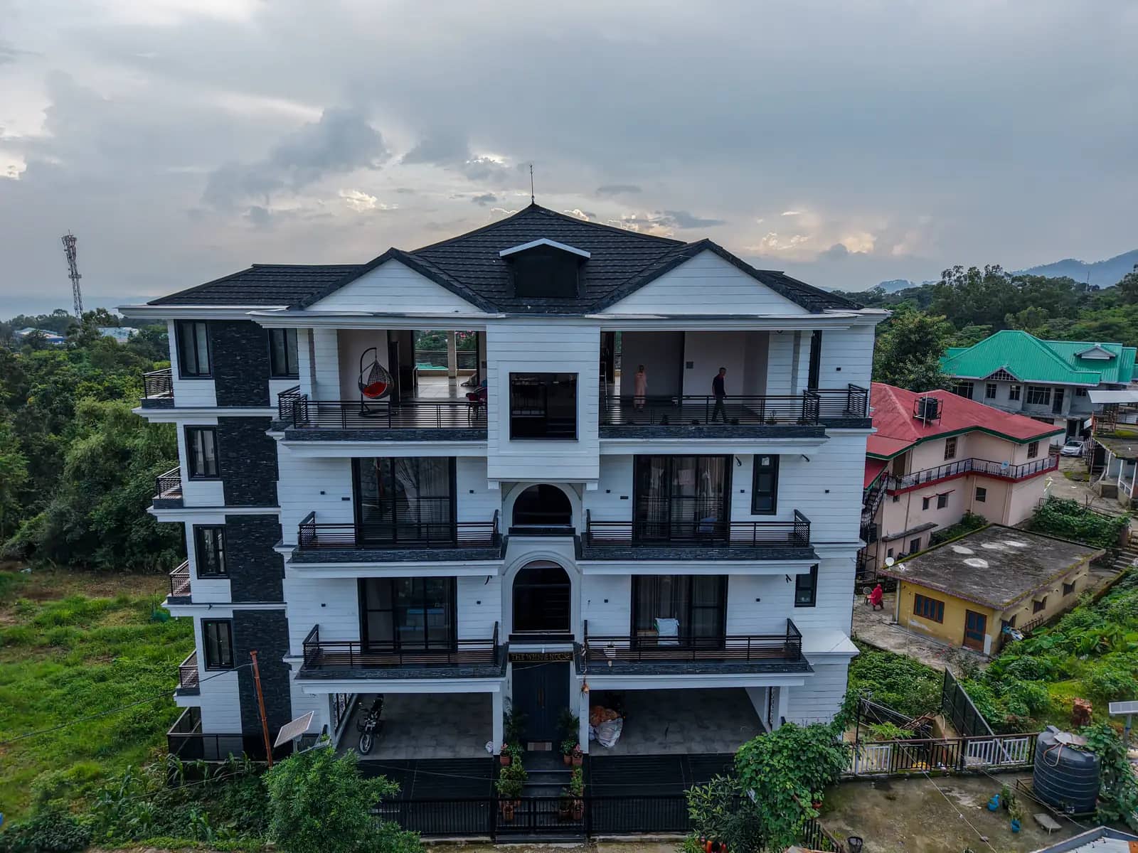 The White House in evening light, Holta, Palampur